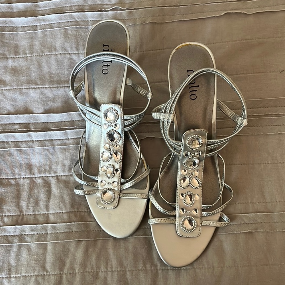 RIALTO heels NWOT